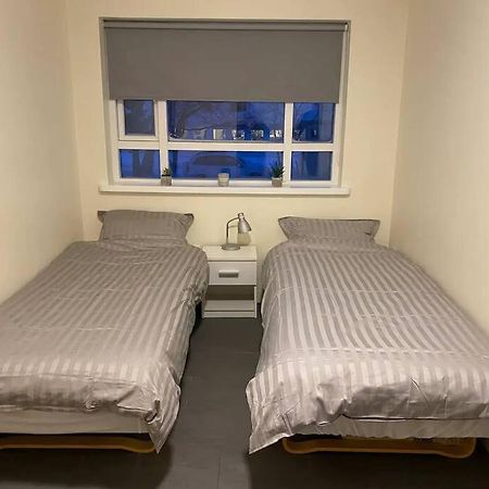 Husavik 2 Bedroom Apartment Екстер'єр фото